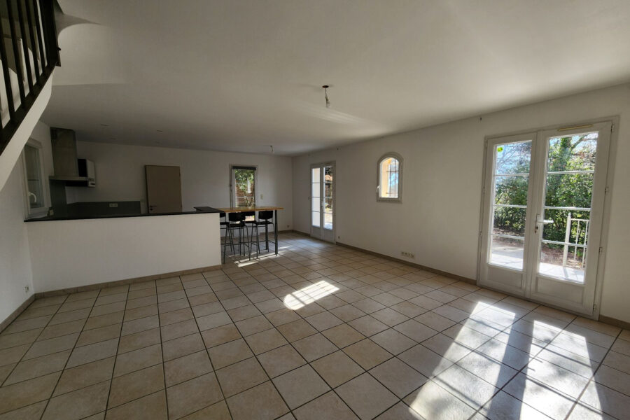Maison à vendre à Mérindol-les-oliviers — Vue montagne — photo 7
