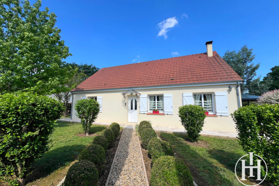 Maison à vendre à Farges-allichamps — Vue dégagée — photo 2