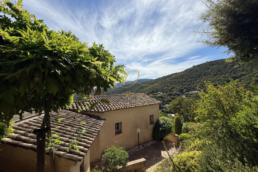 Maison à vendre à La croix-valmer — Vue mer — photo 4