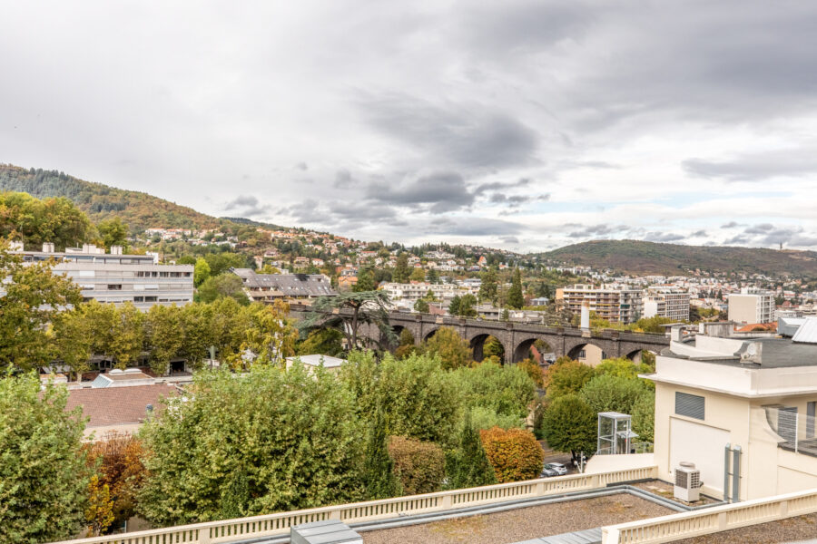 Appartement à vendre à Chamalières — Vue sur la ville — photo 1