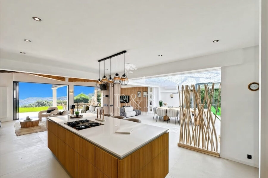 Maison à vendre à La croix-valmer — Vue mer — photo 6