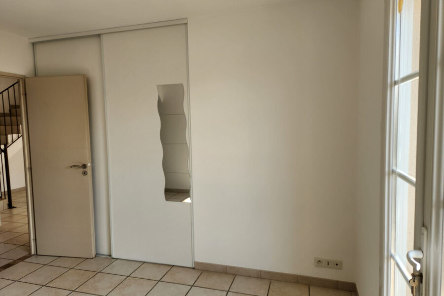 Maison à vendre à Mérindol-les-oliviers — Vue montagne — photo 9