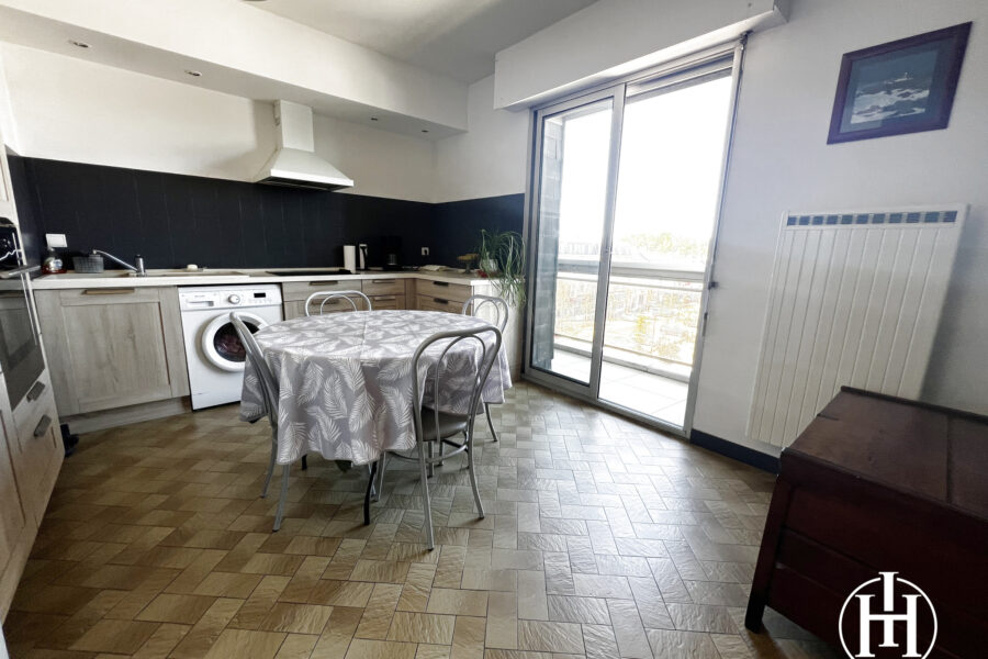 Appartement à vendre à Saint-amand-montrond — Vue sur la ville — photo 4