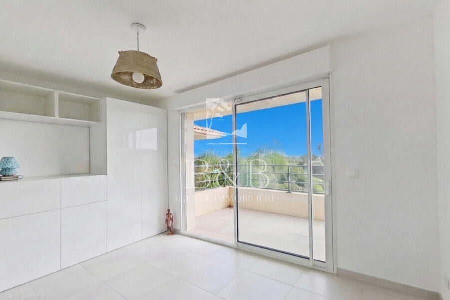 Maison à vendre à Roquebrune-sur-argens — Vue nature — photo 10