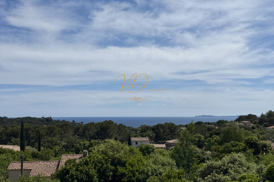 Maison à vendre à La croix-valmer — Vue mer — photo 1
