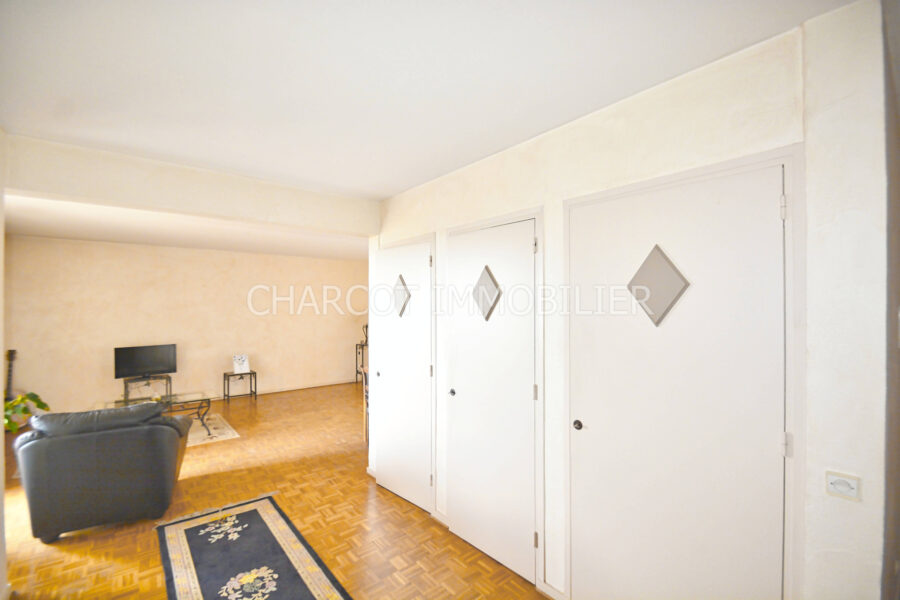 Appartement à vendre à Sainte foy lès lyon — Vue sur la ville — photo 7