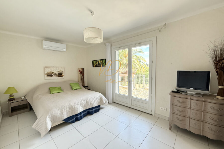 Maison à vendre à La croix-valmer — Vue mer — photo 8