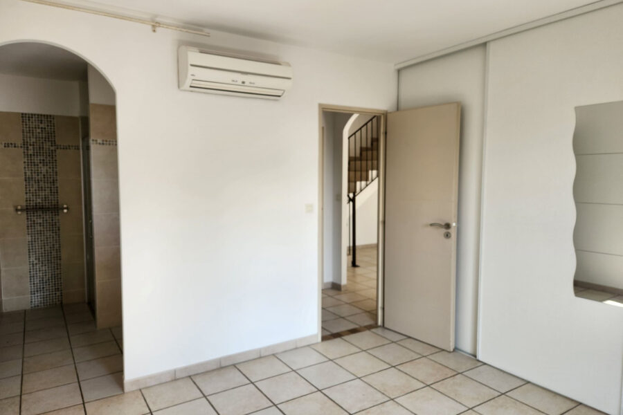 Maison à vendre à Mérindol-les-oliviers — Vue montagne — photo 10