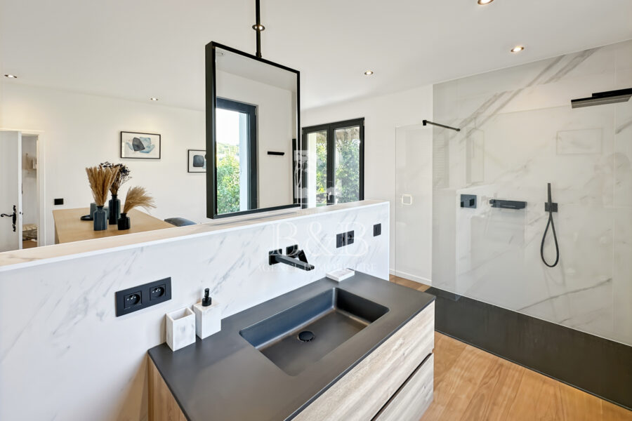 Maison à vendre à La croix-valmer — Vue mer — photo 13