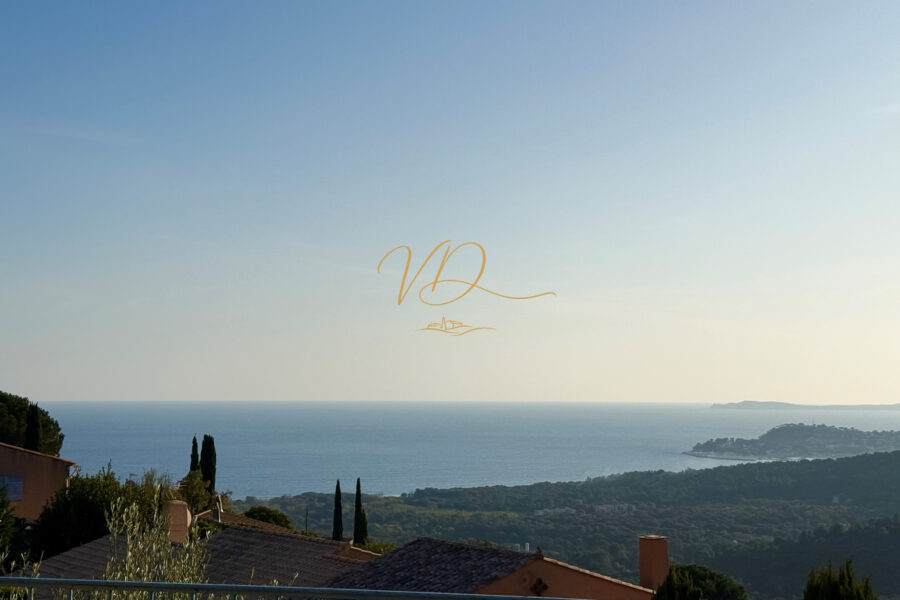 Maison à vendre à La croix-valmer — Vue mer — photo 1