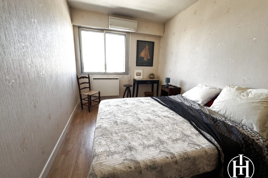 Appartement à vendre à Saint-amand-montrond — Vue sur la ville — photo 6