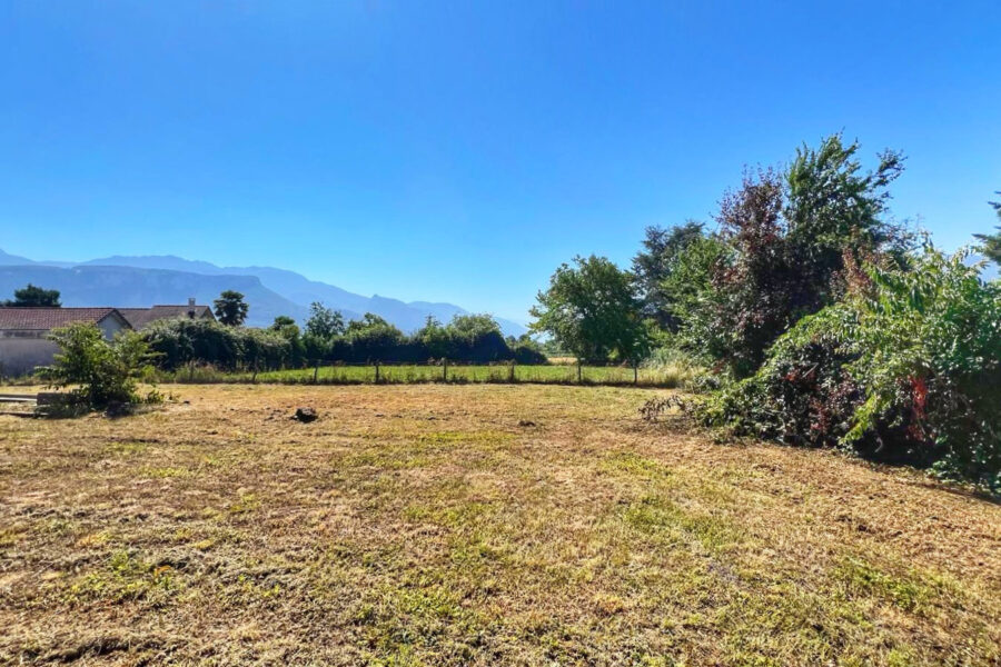Terrain à vendre à Saint-jean-de-moirans — Vue montagne — photo 1