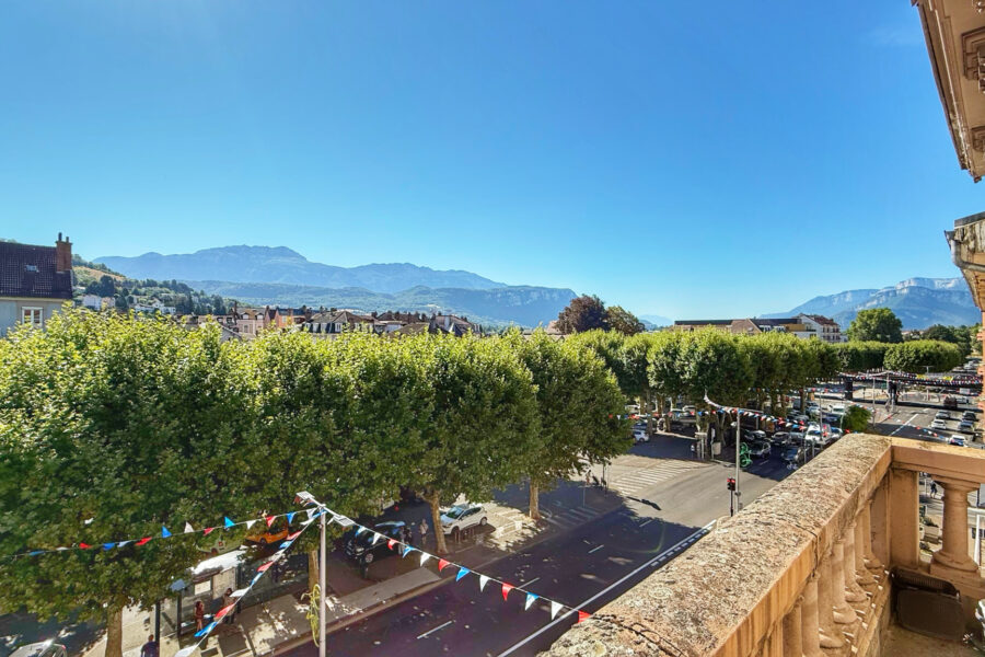 Appartement à vendre à Voiron — Vue montagne — photo 1