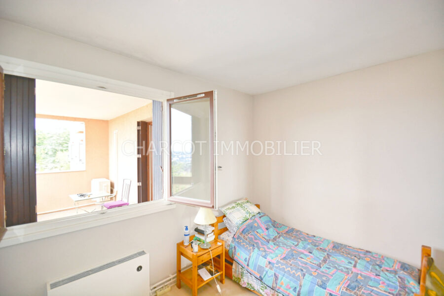 Appartement à vendre à Sainte foy lès lyon — Vue sur la ville — photo 13