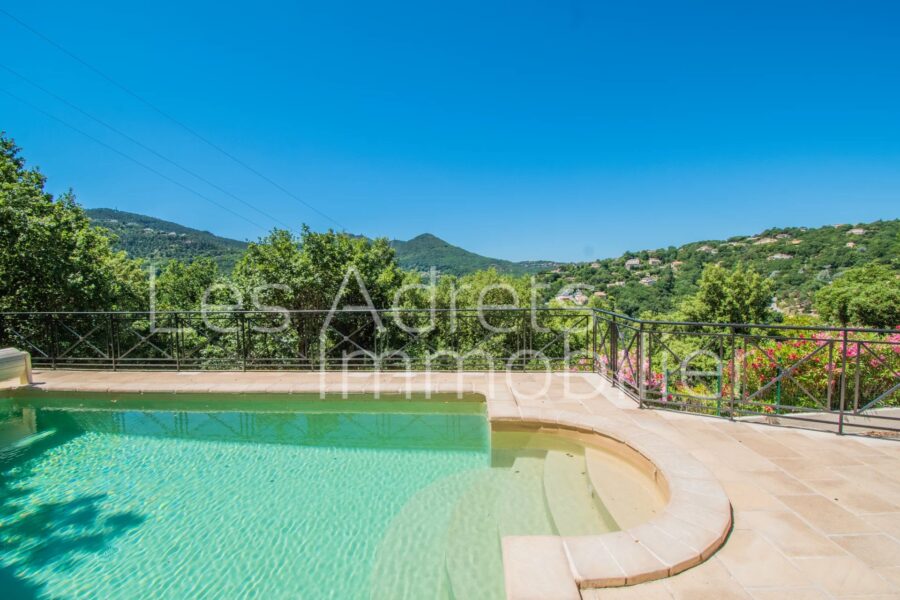 Maison à vendre à Les adrets-de-l&rsquo;estérel — Vue montagne — photo 3