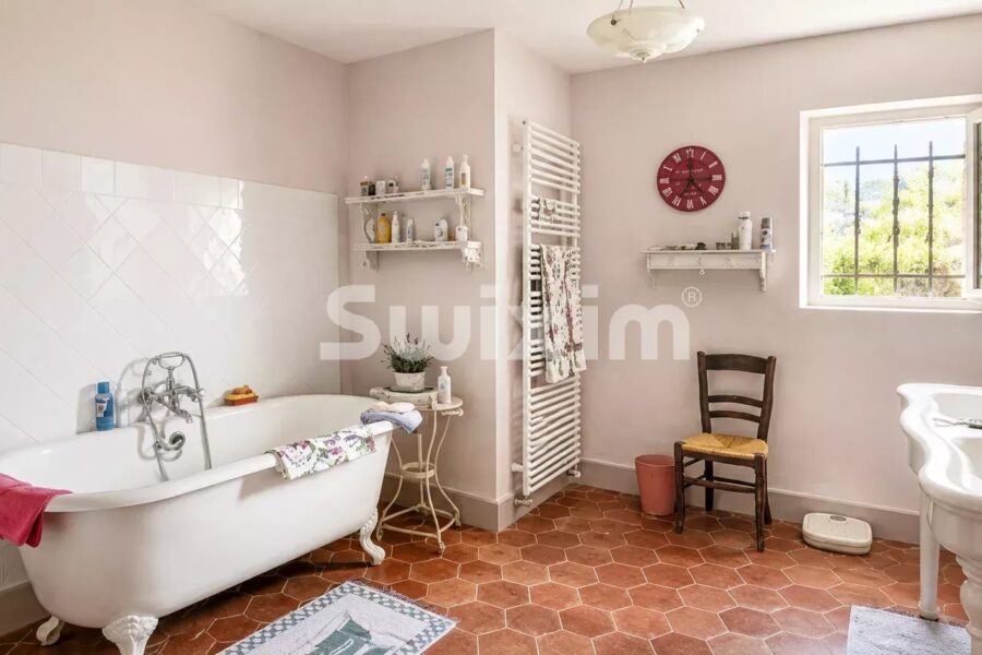 Maison à vendre à Grignan — Vue dégagée — photo 12