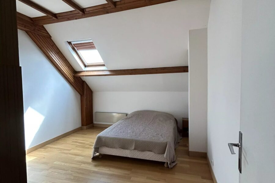 Maison à vendre à La chapelle-du-bois-des-faulx — Vue parc & jardin — photo 10