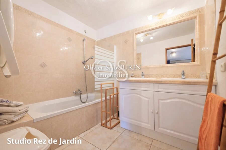 Maison à vendre à Roquebrune-sur-argens — Vue montagne — photo 19