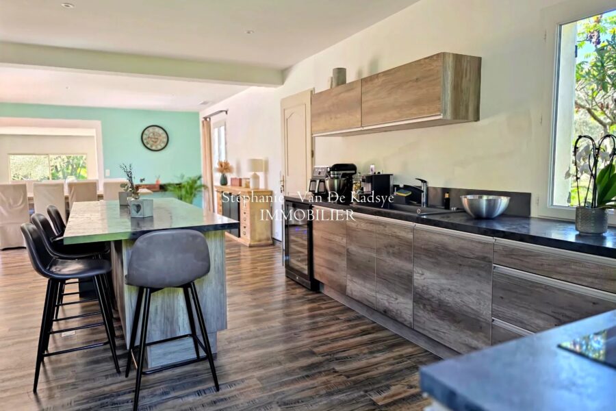 Maison à vendre à Lorgues — Vue parc & jardin — photo 5