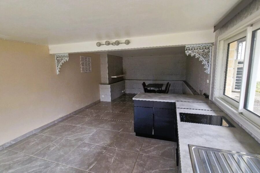 Maison à vendre à Saint-benoît — Vue parc & jardin — photo 12