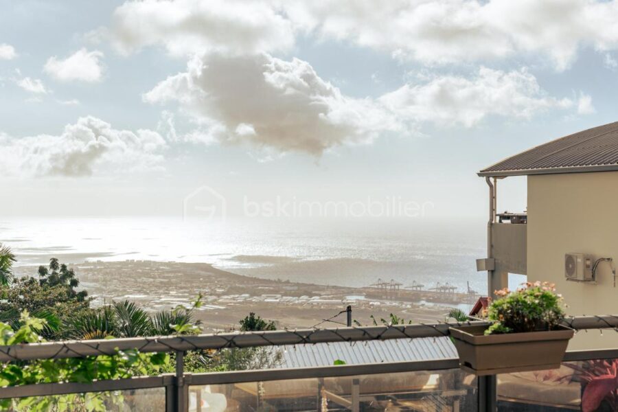 Appartement à vendre à La possession — Vue mer — photo 1