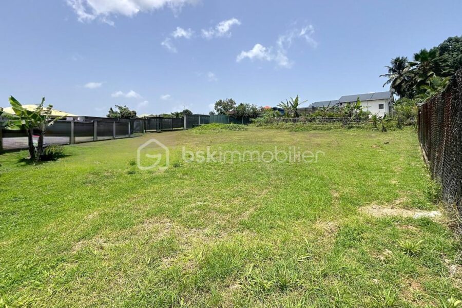 Terrain à vendre à Baie mahault — Vue dégagée — photo 1