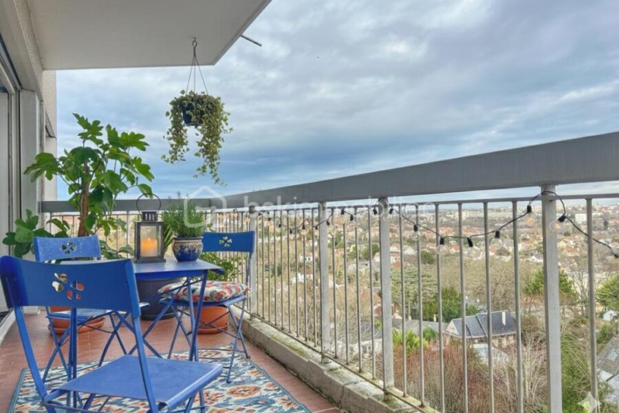 Appartement à vendre à Marly le roi — Vue sur la ville — photo 1