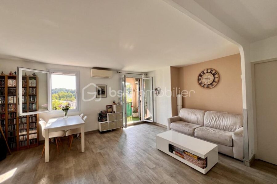 Appartement à vendre à Chateauneuf grasse — Vue montagne — photo 2