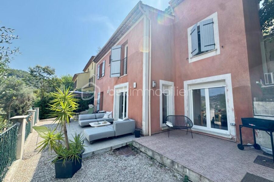 Maison à vendre à La trinite — Vue montagne — photo 2