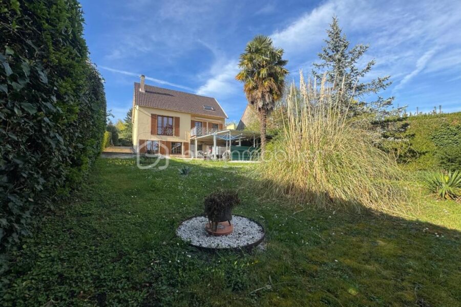 Maison à vendre à Thorigny sur marne — Vue parc & jardin — photo 2