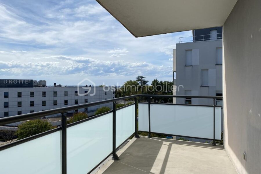 Appartement à vendre à Lormont — Vue sur la ville — photo 2