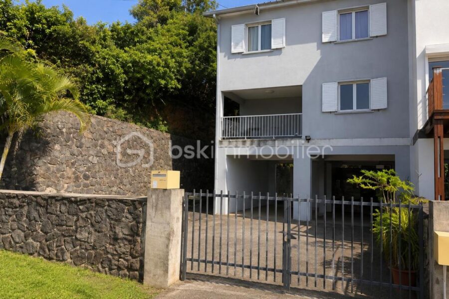 Maison à vendre à Saint denis — Vue sur la ville — photo 2