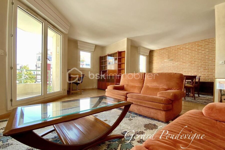 Appartement à vendre à Suresnes — Vue sur la ville — photo 2