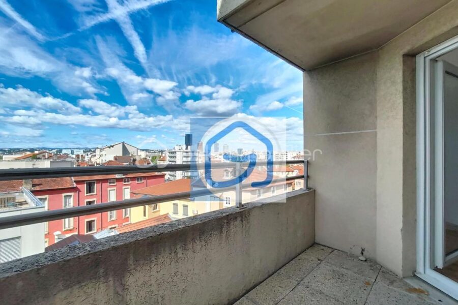 Appartement à vendre à Villeurbanne — Vue sur la ville — photo 2
