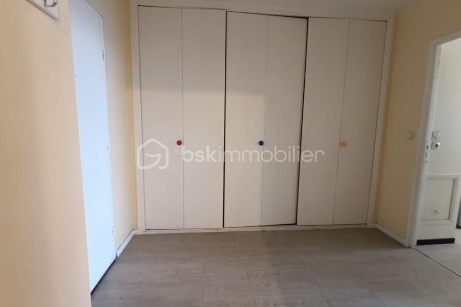 Appartement à vendre à Aubervilliers — Vue sur la ville — photo 10