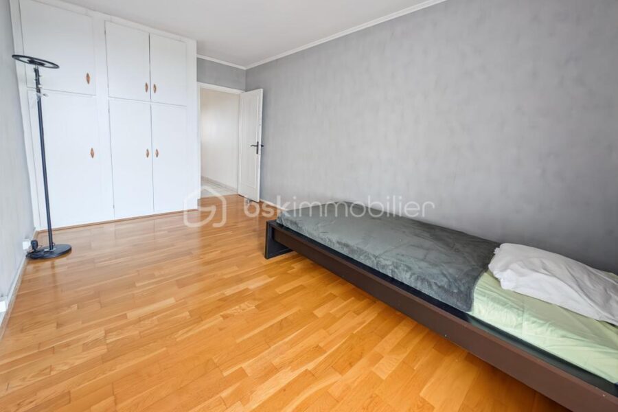 Appartement à vendre à Champigny sur marne — Vue sur la ville — photo 10