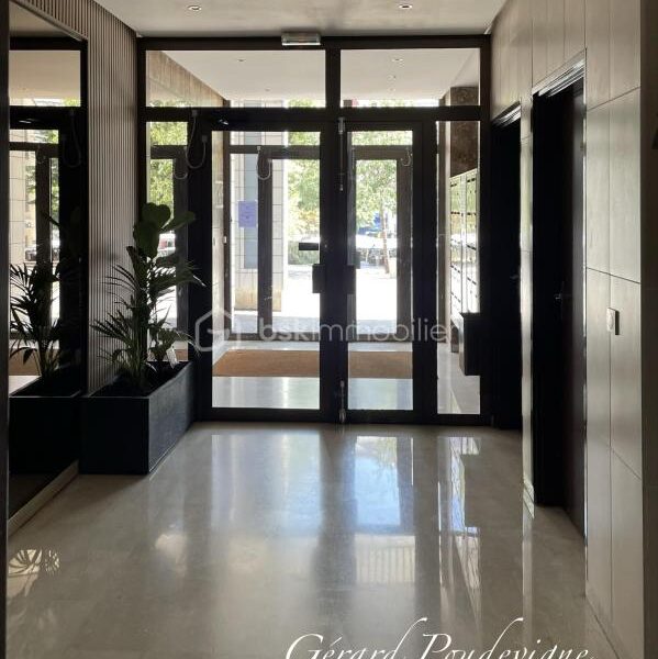 Appartement à vendre à Suresnes — Vue sur la ville — photo 10