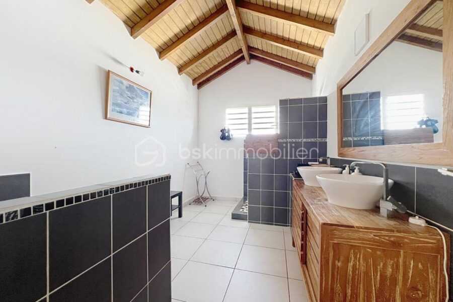 Maison à vendre à Sainte anne — Vue mer — photo 11