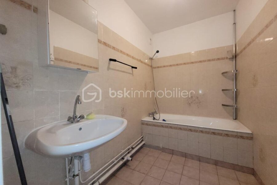 Appartement à vendre à Aubervilliers — Vue sur la ville — photo 11