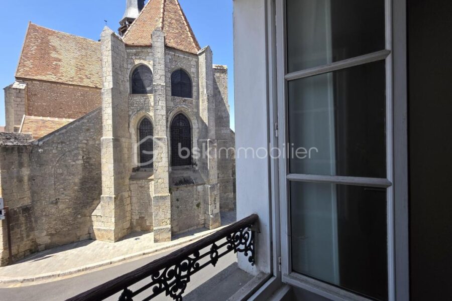 Appartement à vendre à Egreville — Vue monument — photo 1
