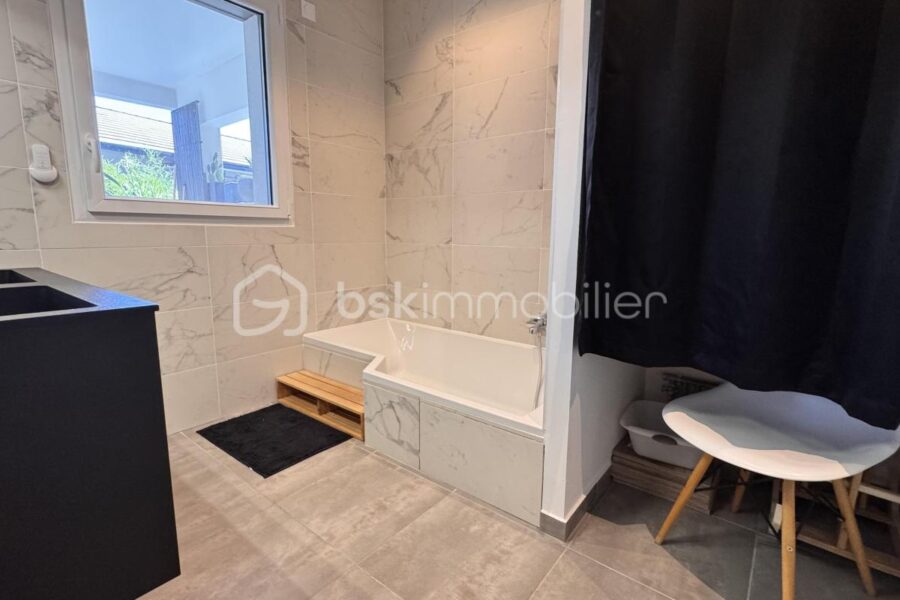 Maison à vendre à Seyssins — Vue montagne — photo 11