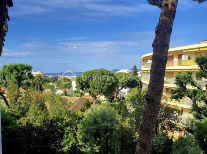 Appartement à vendre à Antibes — Vue mer — photo 1