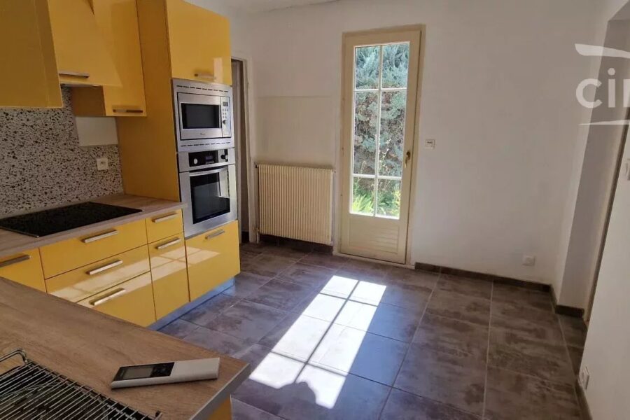 Maison à vendre à Grignan — Vue parc — photo 5