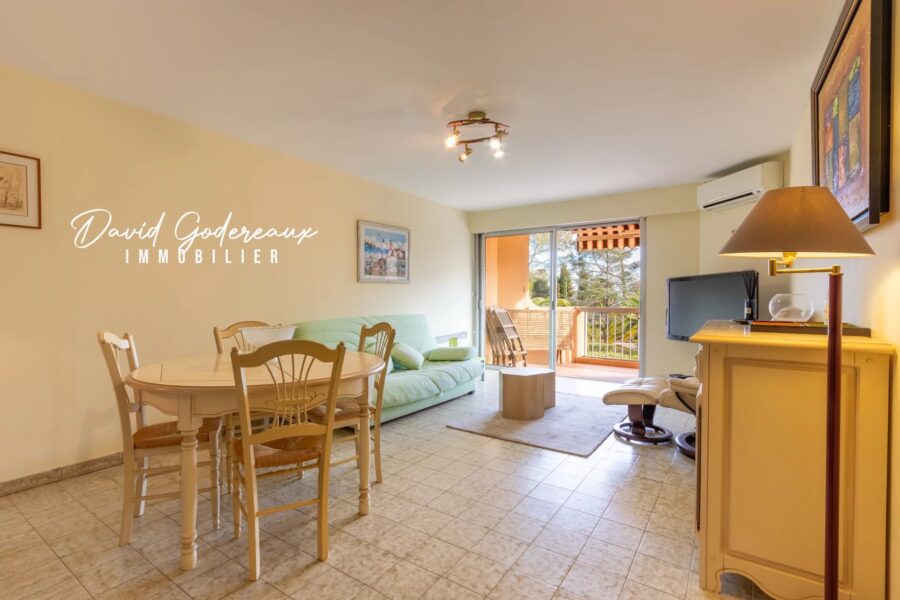 Appartement à vendre à Saint-raphaël — Vue parc & jardin — photo 2