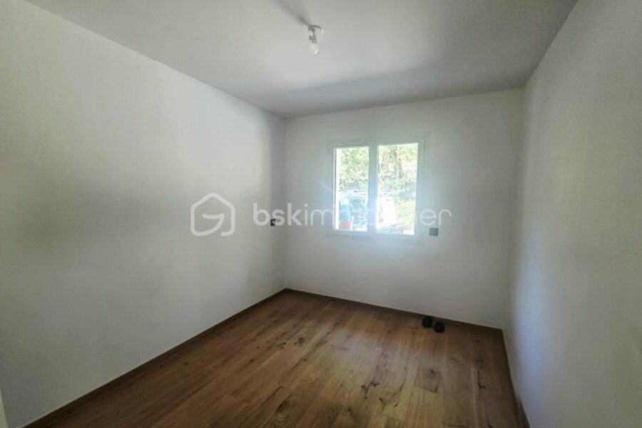Maison à vendre à Vesseaux — Vue montagne — photo 14