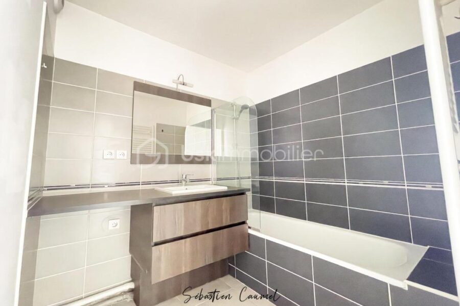 Appartement à vendre à Juvignac — Vue sur la ville — photo 14