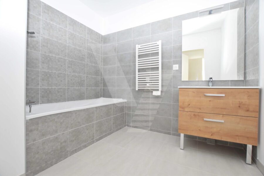 Appartement à vendre à Béziers — Vue sur la ville — photo 8