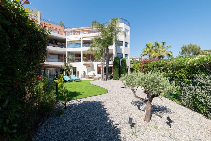 Appartement à vendre à Saint-raphaël — Vue parc & jardin — photo 15