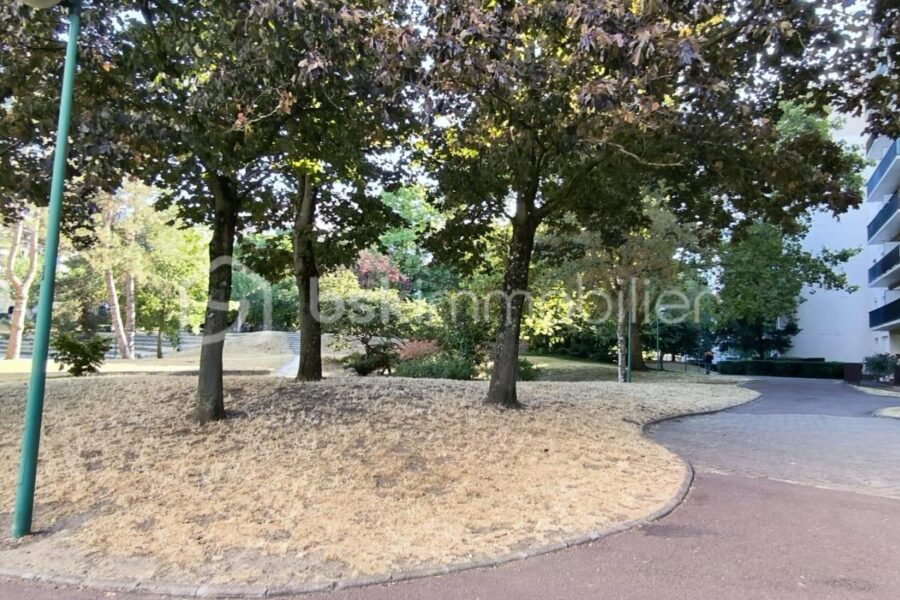 Appartement à vendre à Neuilly sur marne — Vue sur la ville — photo 17