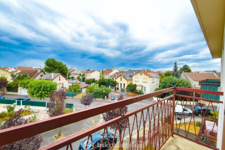 Appartement à vendre à Drancy — Vue sur la ville — photo 1